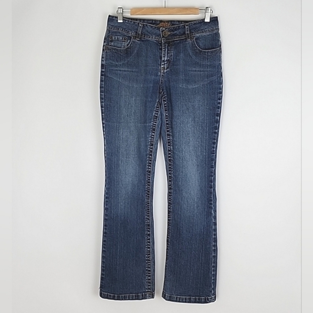 REVOLT Women's Jeans Dark Blue Denim Fade Boot Cut Stretch Size 8
